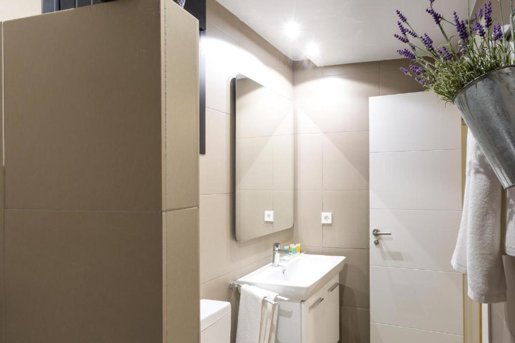 Atrivm San Julian Apartment Sevilla Exteriér fotografie